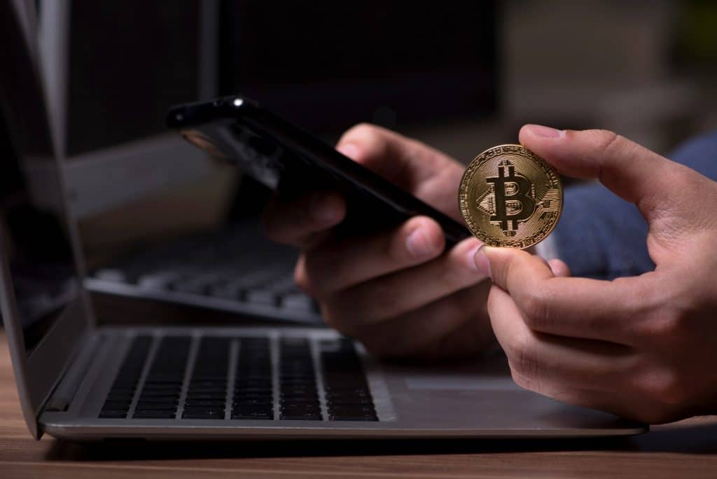 avoid dating scams online bitcoin