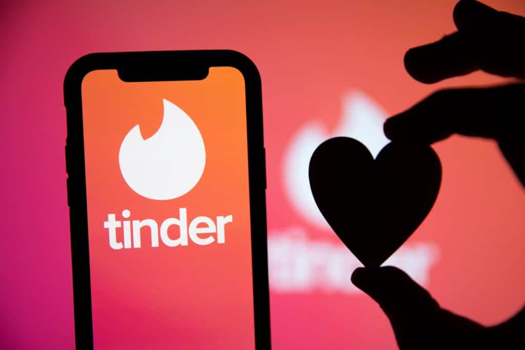 avoid forex trading scams on tinder